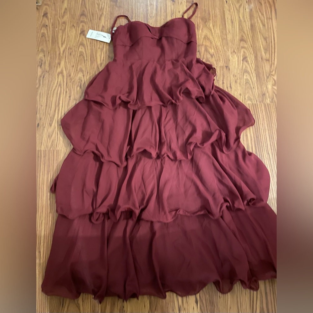 Women’s Tiered Ruffle Maxi Evening Prom Dress Burgundy New with Tags